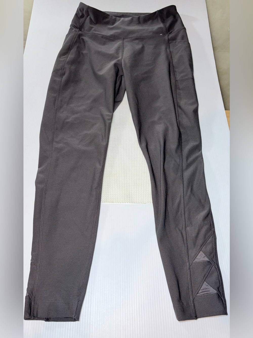 Mondetta Grey Women's Athletic Leggings with Angled Mesh Insets